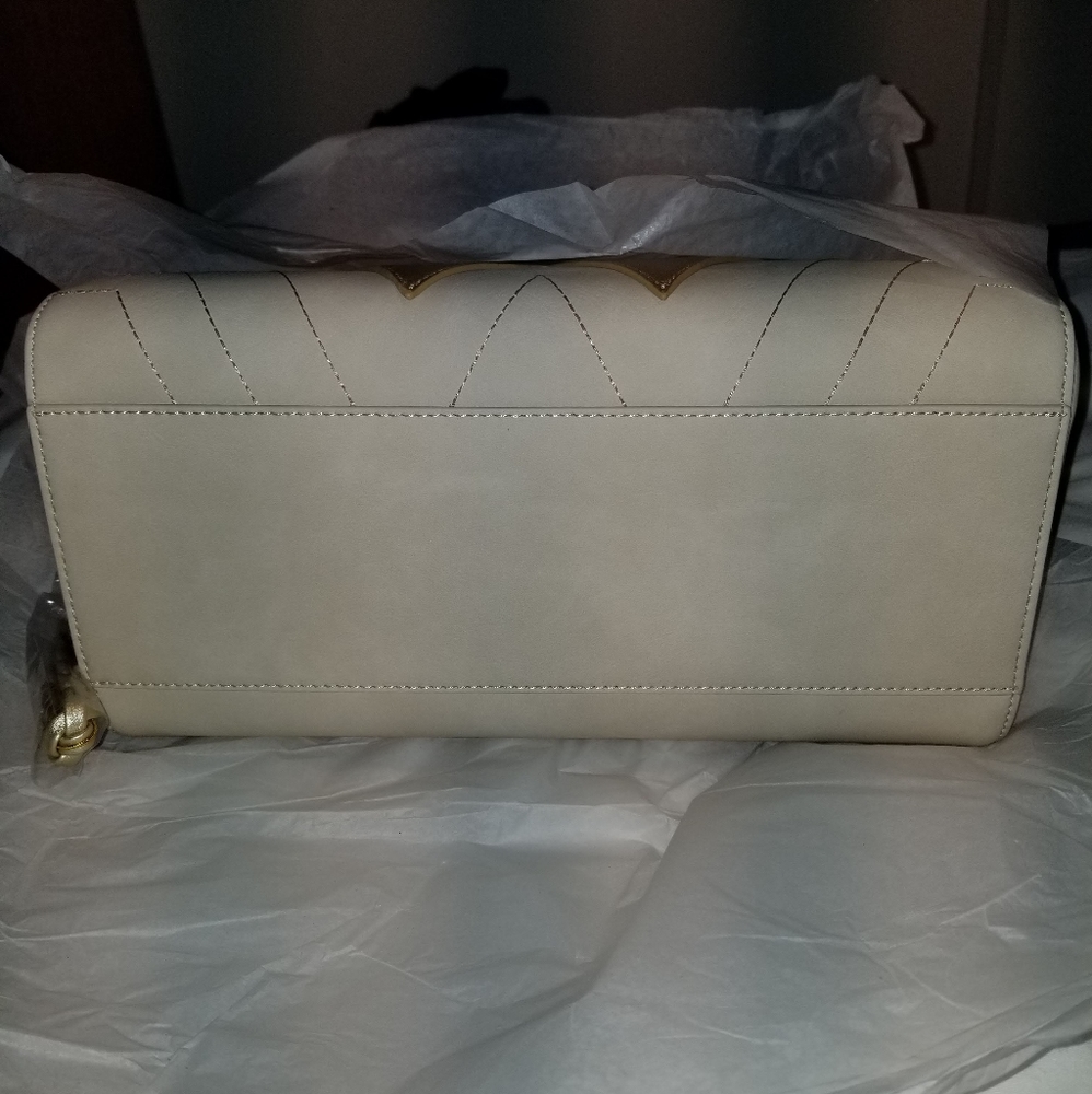 Sold on Ebay Loungefly Wonder Woman Crossbody Bag - Picture 9 of 12